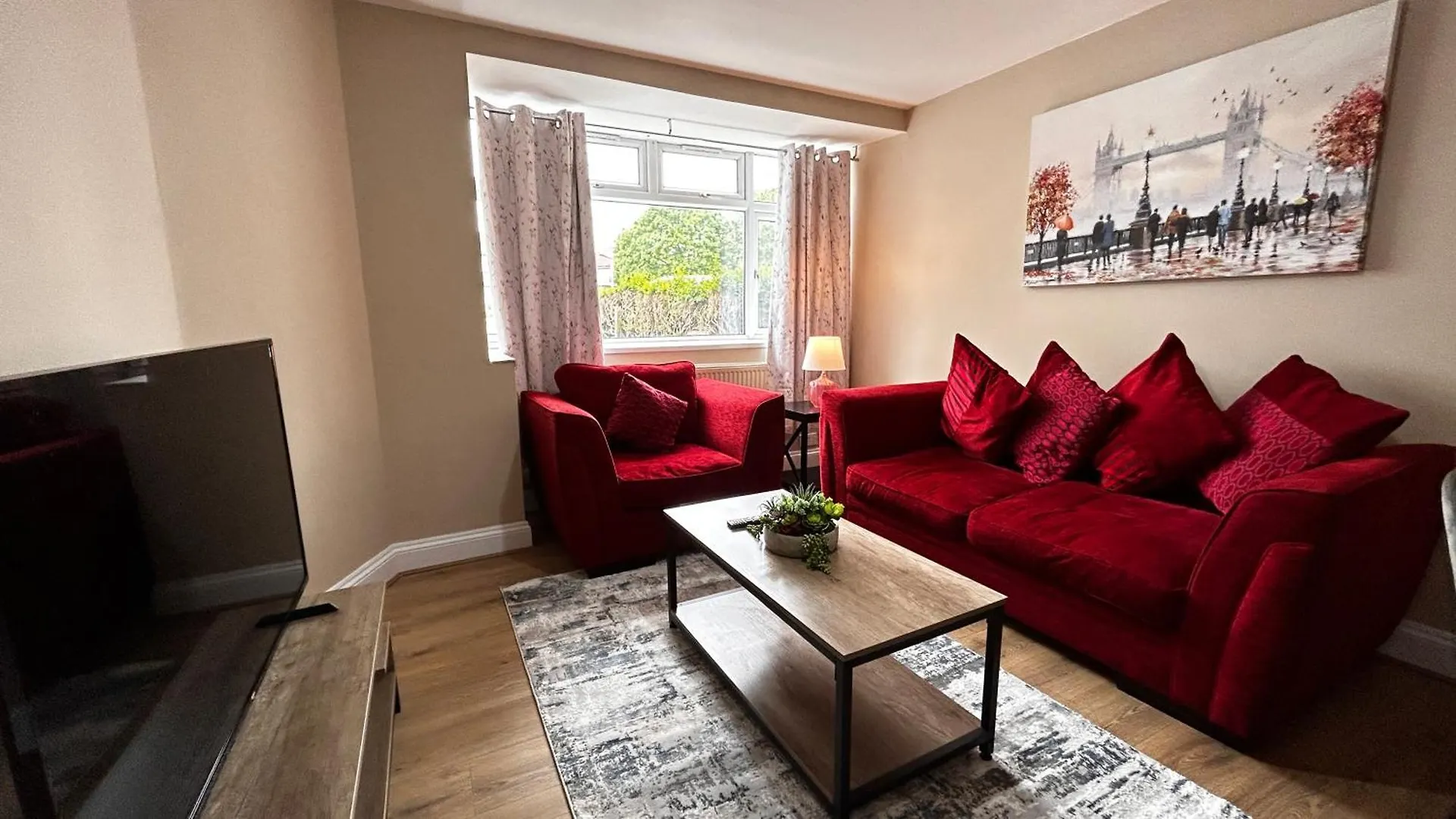 Free Parking 2 Bed Flat Near Heathrow Airport Apartment Hillingdon