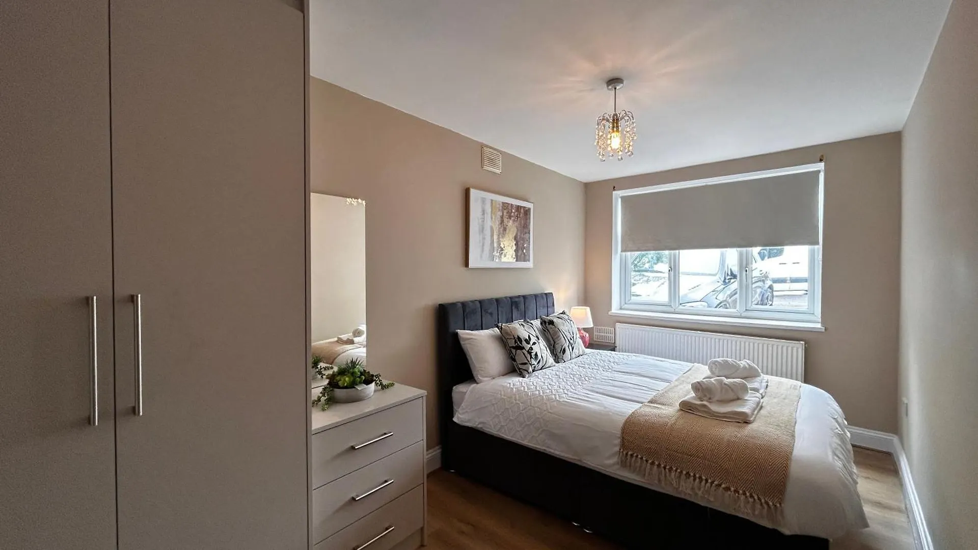 Free Parking 2 Bed Flat Near Heathrow Airport Apartment Hillingdon United Kingdom