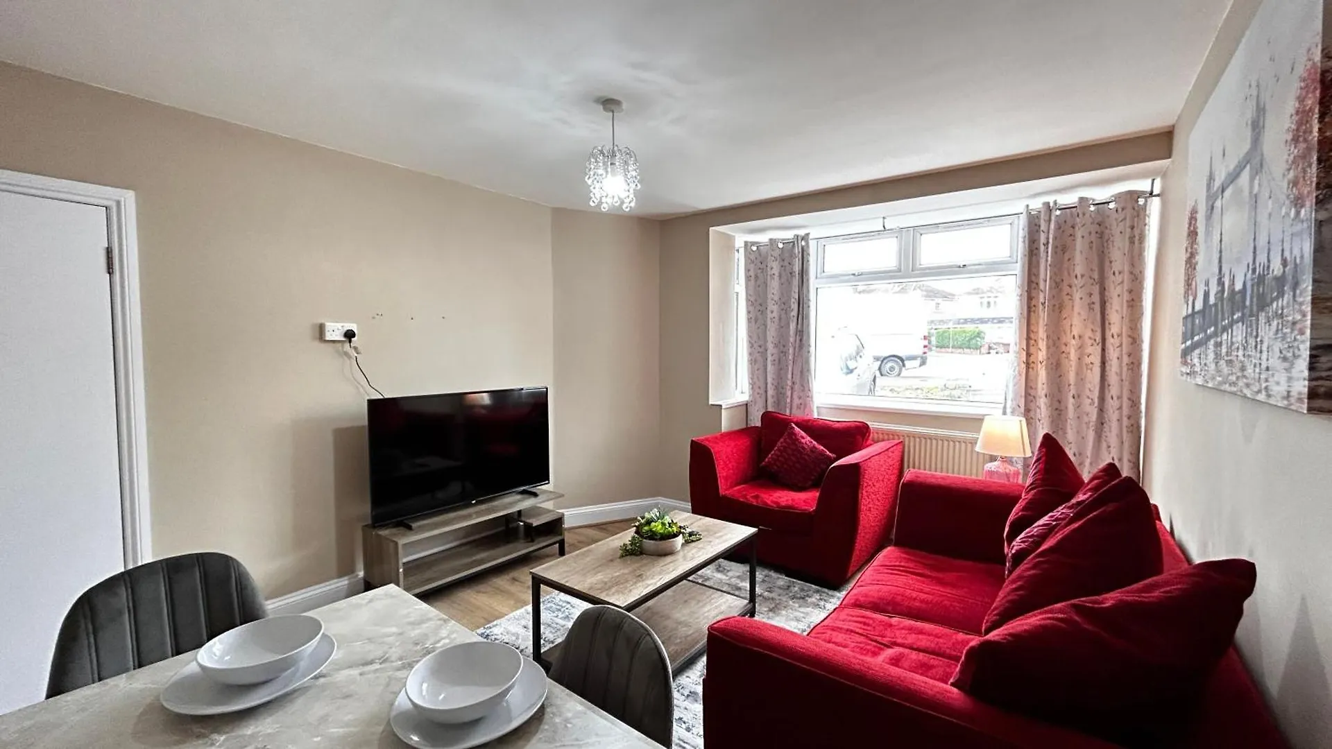 Free Parking 2 Bed Flat Near Heathrow Airport Apartment Hillingdon